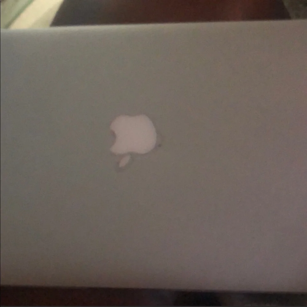 Apple MacBook